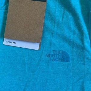 NWT North Face flash dry women’s t-shirt blue